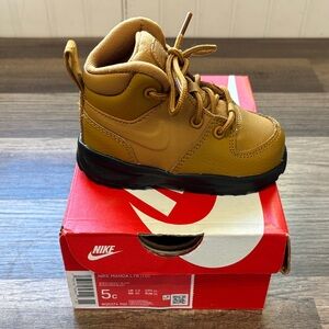 NIB Nike Manoa LRT (TD) sneakers